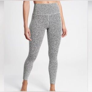 Athleta Salutation Stash ll Textured Legging Small Highwaist Athleisure Gym Yoga